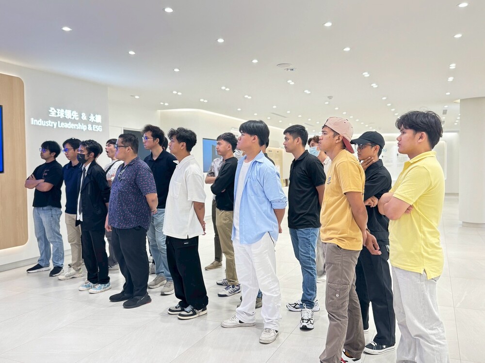 2025.10.27 新型專班（電子系）日月光參訪(INTENSE Program Students Visit ASE Technology Holding Co., Ltd)Image