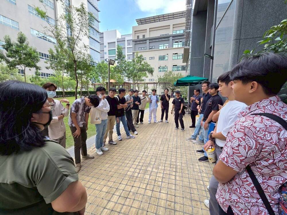 2025.10.27 新型專班（電子系）日月光參訪(INTENSE Program Students Visit ASE Technology Holding Co., Ltd)Image