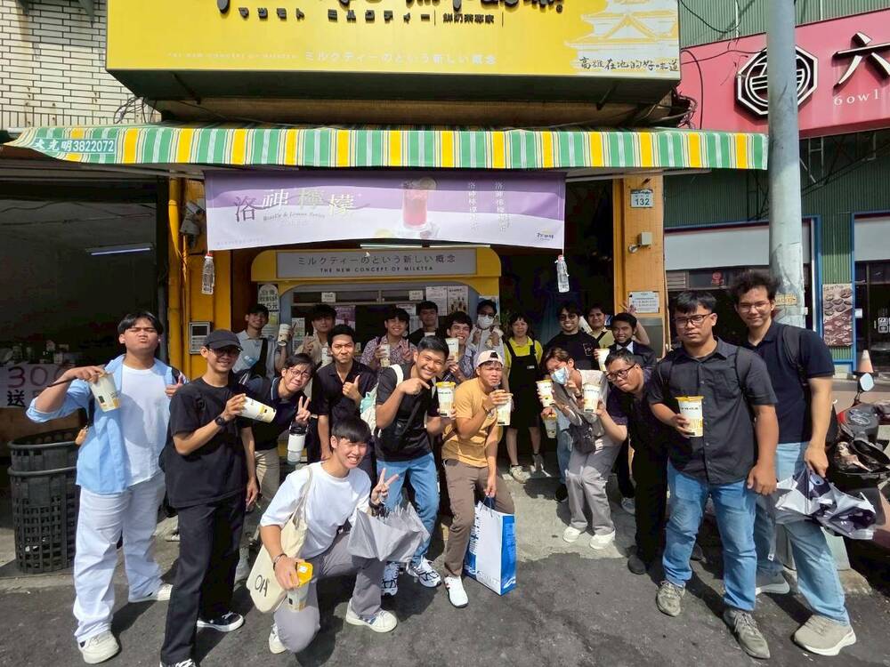 2025.10.27 新型專班（電子系）日月光參訪(INTENSE Program Students Visit ASE Technology Holding Co., Ltd)圖片