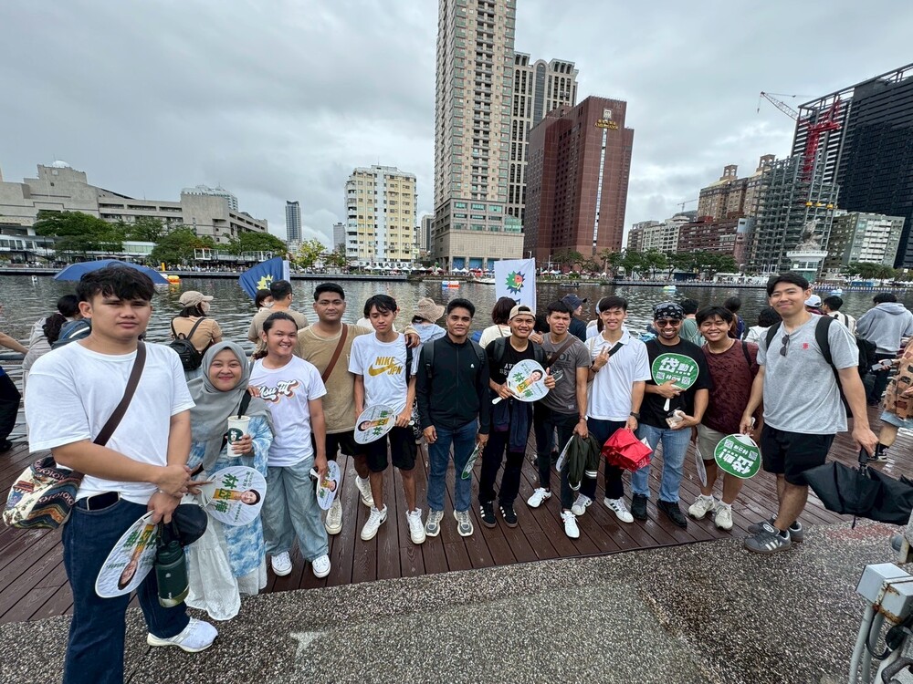 2025.6.1 愛河划龍舟比賽(Dragon Boat Race on Love River)圖片
