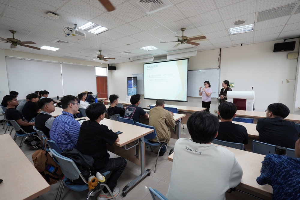 2025.4.17 職涯講座-入職不踩雷!搞懂台灣企業在找甚麼人(Lecture - Navigating Taiwan's Job Market)Image