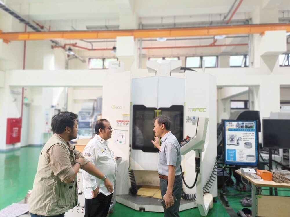 2025.8.6 印尼UI副院長拜訪(Universitas Indonesia)Image