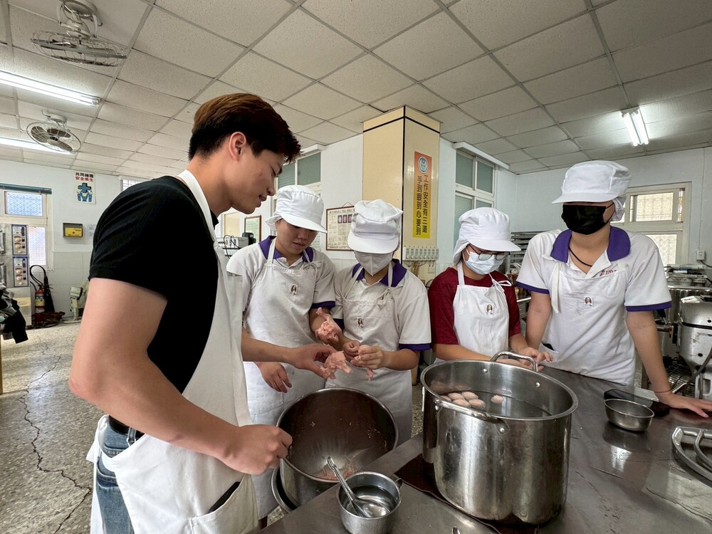 2025.12.9 大手牽小手-曾文農工(Hands Together Project - Tseng-Wen Agricultural & Industrial High School)圖片