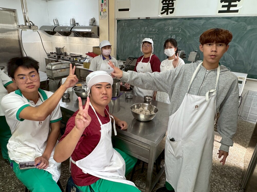 2025.12.9 大手牽小手-曾文農工(Hands Together Project - Tseng-Wen Agricultural & Industrial High School)圖片