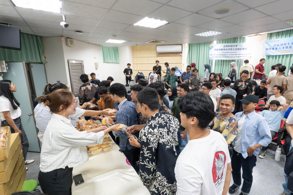 2025.10.3 外籍生安全宣導暨中秋慶祝(Safety Briefing and Mid-Autumn Festival Celebration)圖片