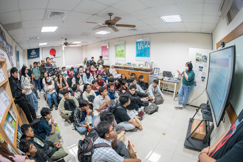 2025.12.24 外籍學生寒假工讀宣導須知及聖誕平安夜活動(Winter Break Part-time Work Guidelines for International Students and Christmas Eve Activity)圖片