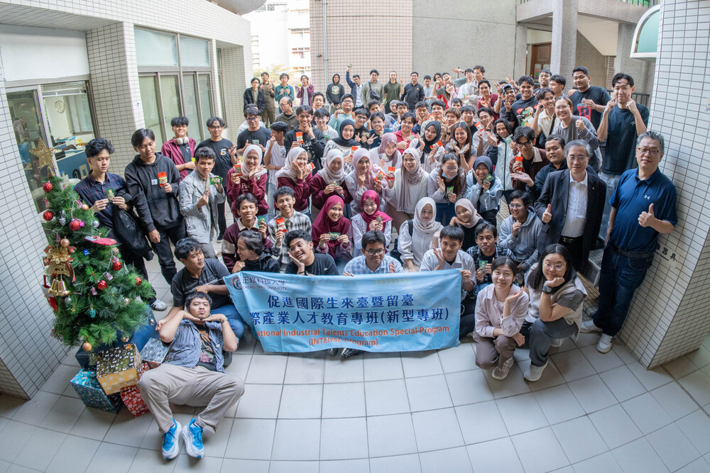 2025.12.24 外籍學生寒假工讀宣導須知及聖誕平安夜活動(Winter Break Part-time Work Guidelines for International Students and Christmas Eve Activity)圖片