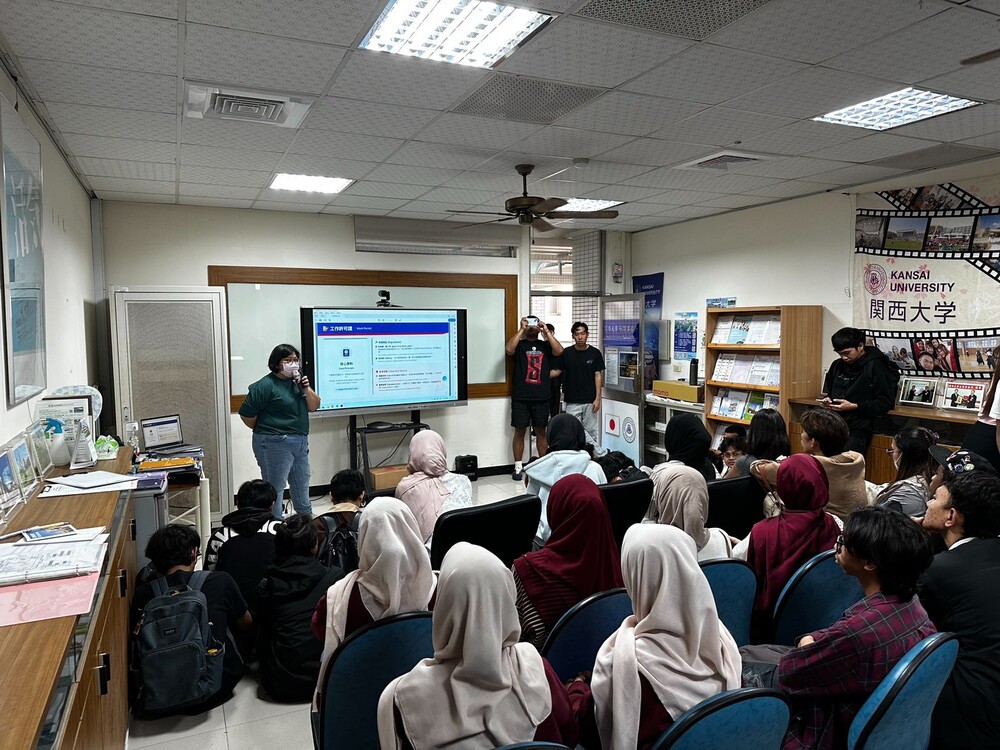 2025.12.24 外籍學生寒假工讀宣導須知及聖誕平安夜活動(Winter Break Part-time Work Guidelines for International Students and Christmas Eve Activity)圖片