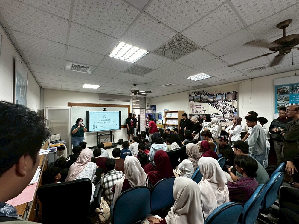 2025.12.24 外籍學生寒假工讀宣導須知及聖誕平安夜活動(Winter Break Part-time Work Guidelines for International Students and Christmas Eve Activity)圖片