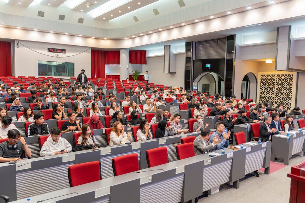 2025.12.8 國際產業業師講座(International Industry Expert Lecture)Image