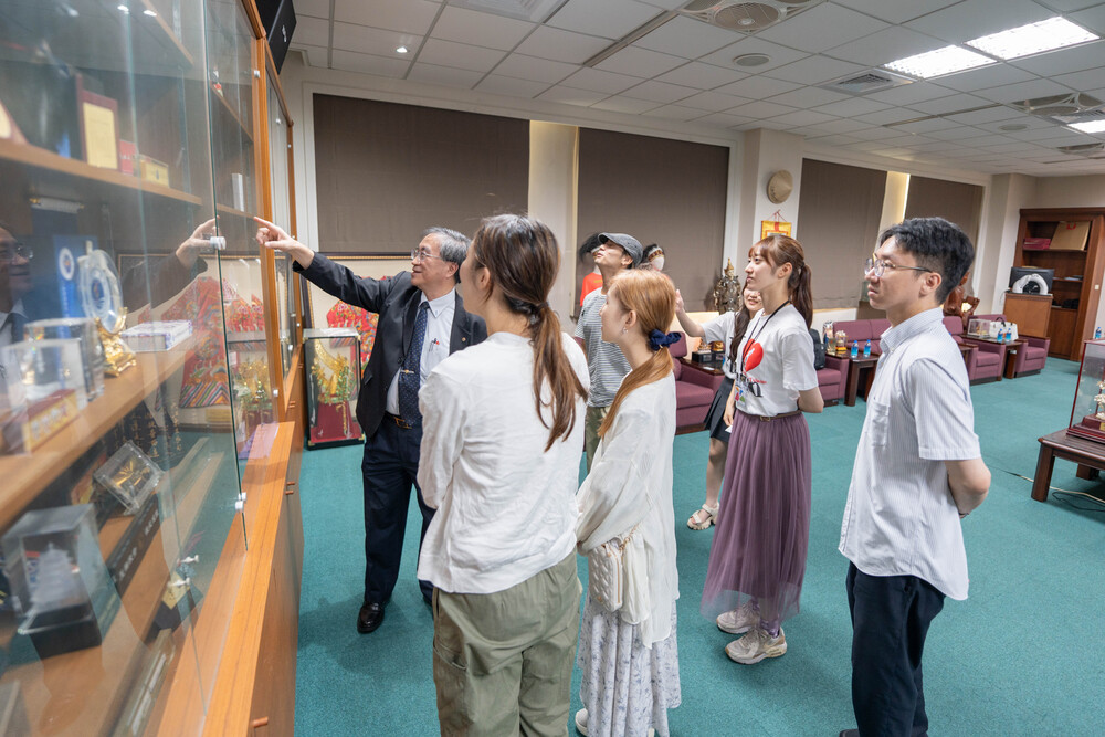 2025.8.15 國統贈書儀式＆關西大學交換生(Kansai University)Image