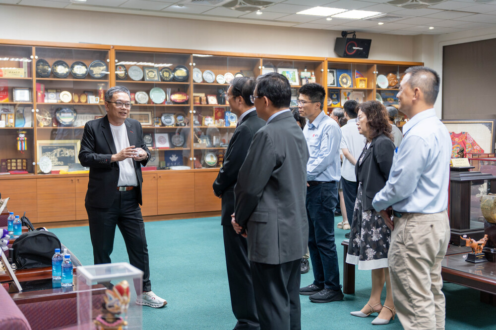 2025.8.15 國統贈書儀式＆關西大學交換生(Kansai University)Image