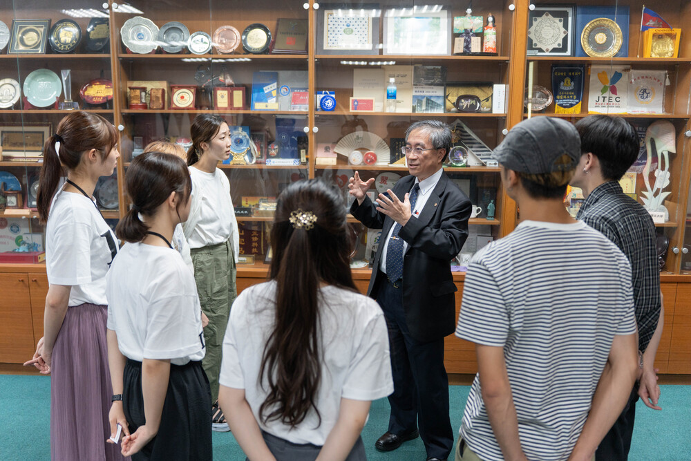 2025.8.15 國統贈書儀式＆關西大學交換生(Kansai University)Image
