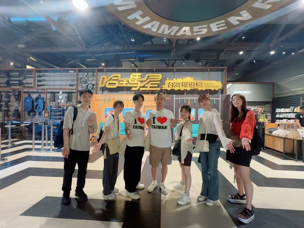 2025.8.15 國統贈書儀式＆關西大學交換生(Kansai University)圖片