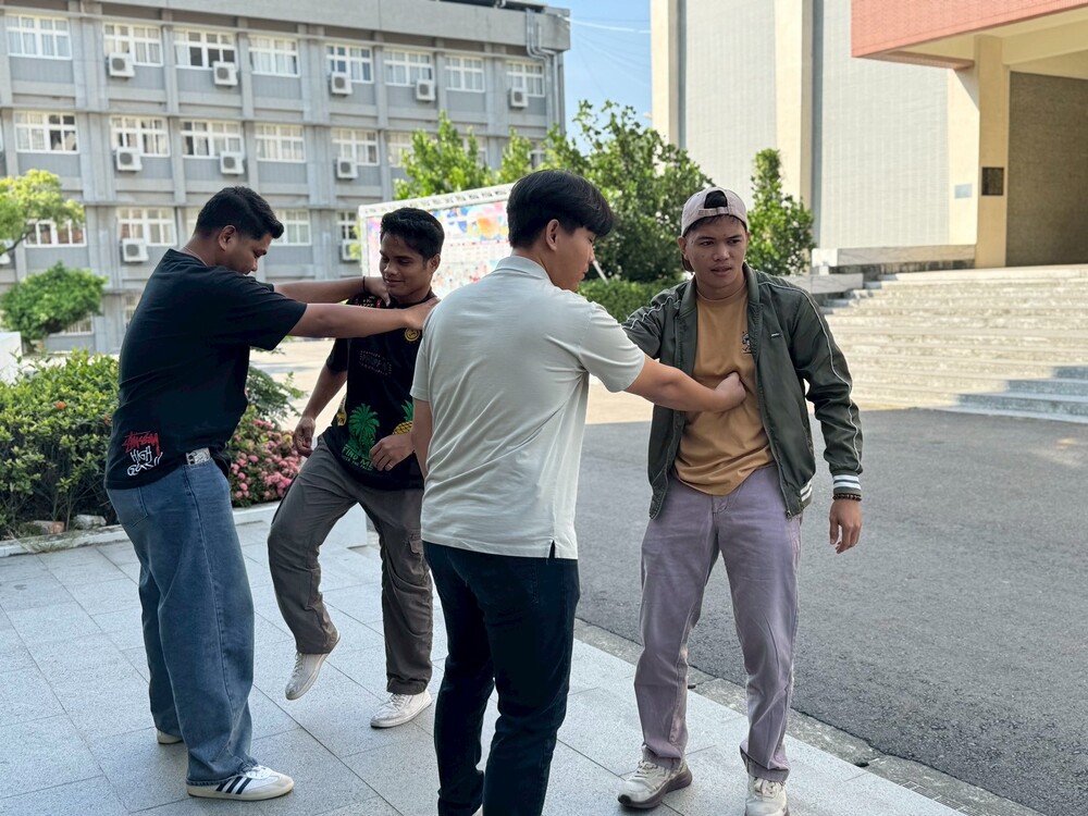 2025.10.31-11.1 大手牽小手-鳳山商工(Hands Together Project - Fongshan Commercial & Industrial Vocational School)圖片