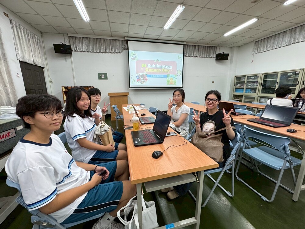 2025.10.3 大手牽小手-鳳山商工(Hands Together Project - Fongshan Commercial & Industrial Vocational School)Image