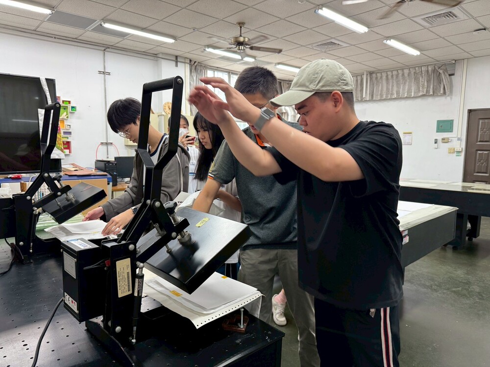 2025.10.3 大手牽小手-鳳山商工(Hands Together Project - Fongshan Commercial & Industrial Vocational School)圖片